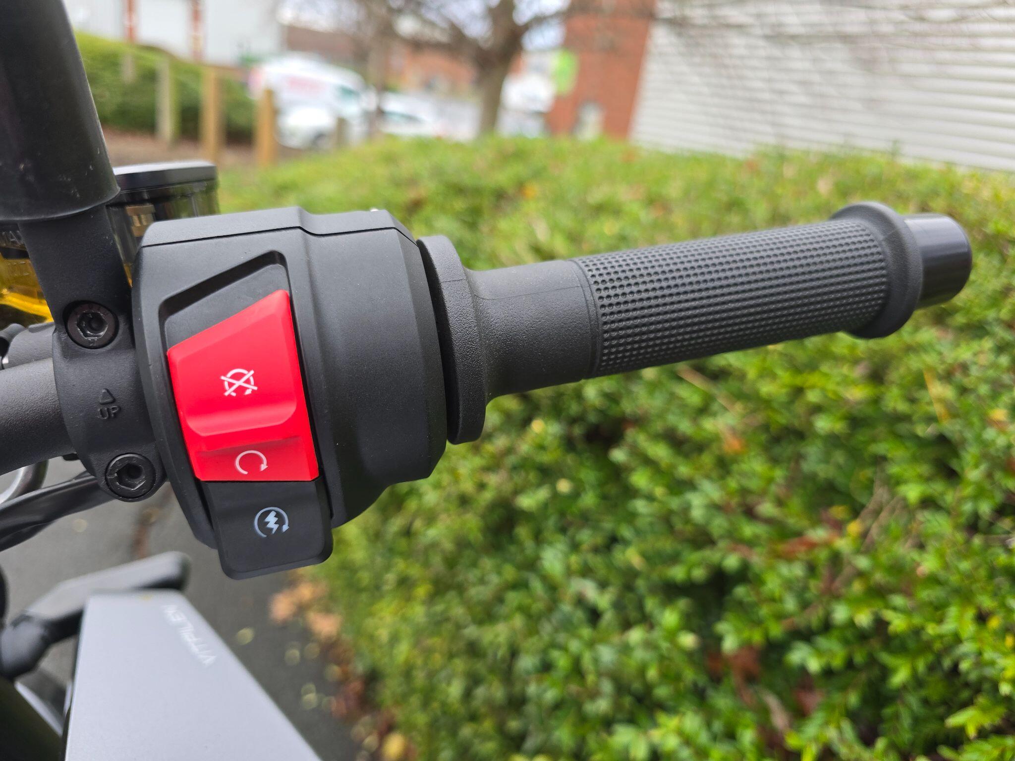 2025 25 Reg Husqvarna 801 520 X-Ring Euro 5